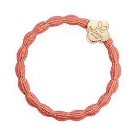 By Eloise London Metallic Gold Quatrefoil Ластик за коса за жени